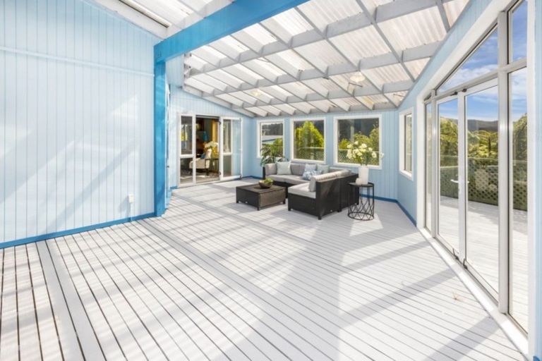 Photo of property in 27 Seymour Grove, Kingsley Heights, Upper Hutt, 5018