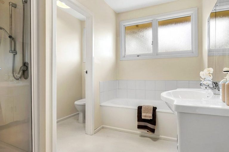 Photo of property in 10 Clouston Street, Saint Martins, Christchurch, 8022