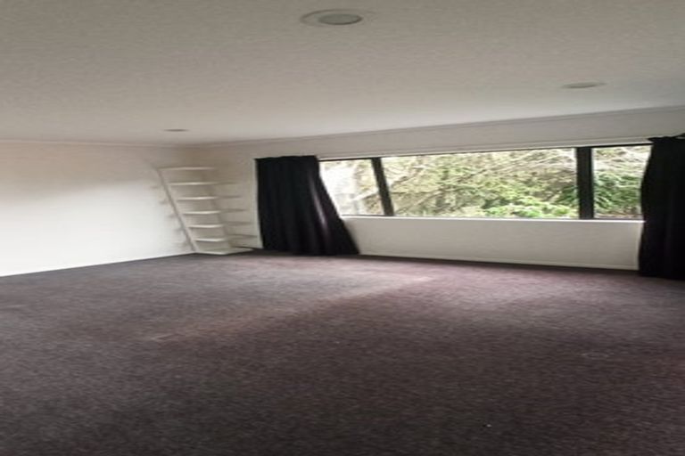 Photo of property in 1/103 Carlisle Road, Torbay, Auckland, 0632