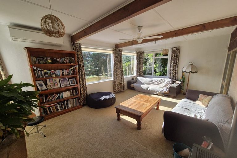 Photo of property in 51 Huntingdon Street, Northland, Wellington, 6012