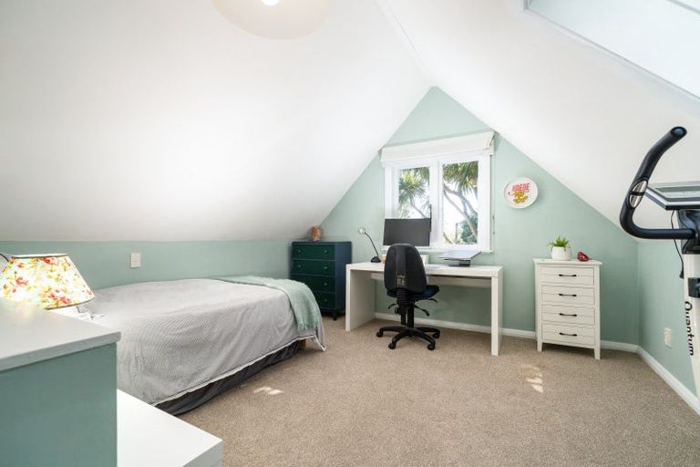 Photo of property in 113 Creswick Terrace, Northland, Wellington, 6012