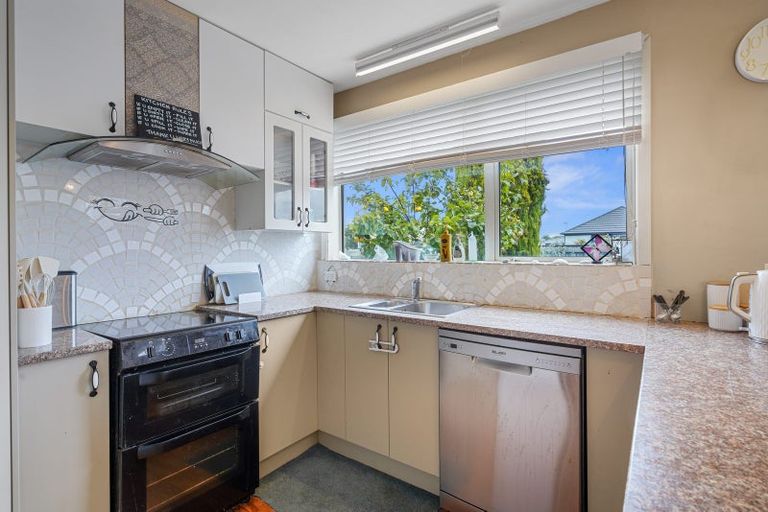 Photo of property in 102 Effingham Street, North New Brighton, Christchurch, 8083