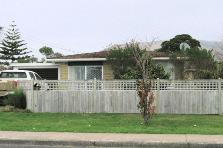 Photo of property in 18 Ngaio Road, Waikanae, 5036