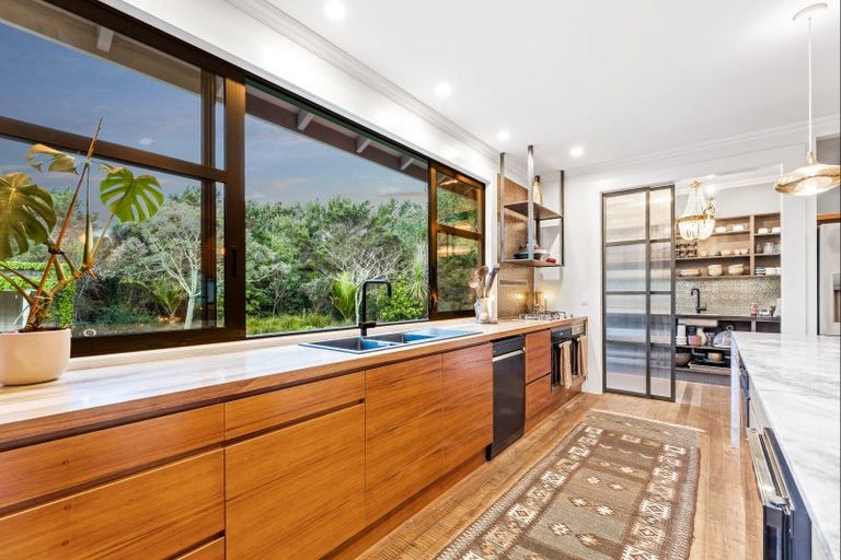 Photo of property in 2 Tamahunga Drive, Matakana, Warkworth, 0985