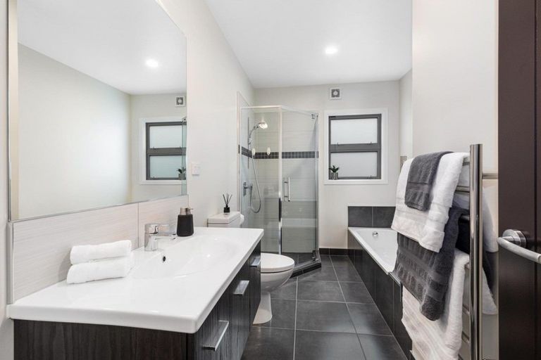 Photo of property in 20 Madeira Close, Whitby, Porirua, 5024