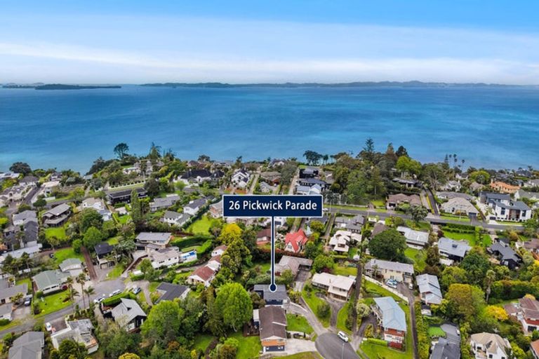 Photo of property in 26 Pickwick Parade, Mellons Bay, Auckland, 2014