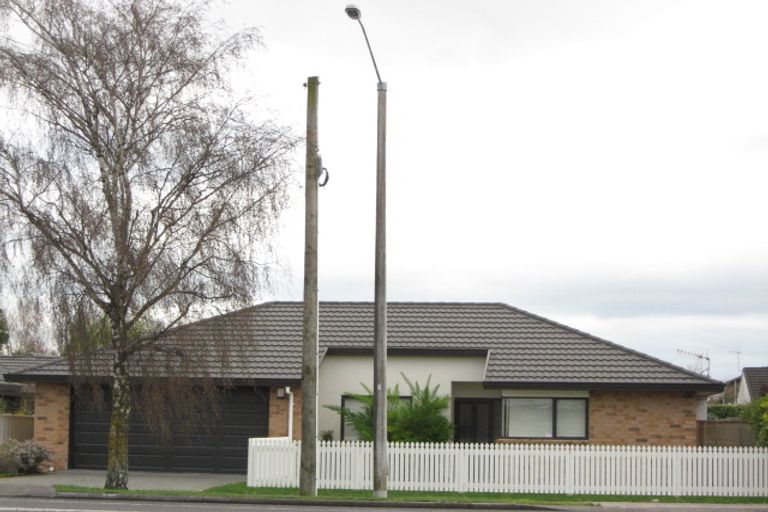 Photo of property in 2/28 Te Aute Road, Havelock North, 4130