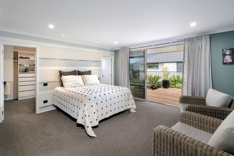 Photo of property in 15 Lady Jocelyn Place, Whitianga, 3510