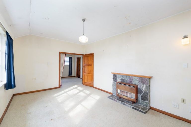 Photo of property in 72 Durham Crescent, Fairfield, Lower Hutt, 5011