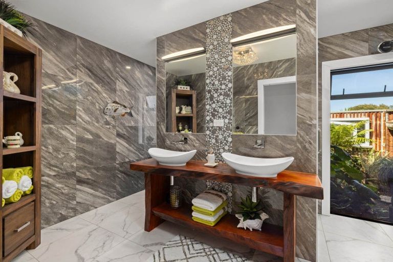 Photo of property in 65 Jamesons Esplanade, Haruru, 0204