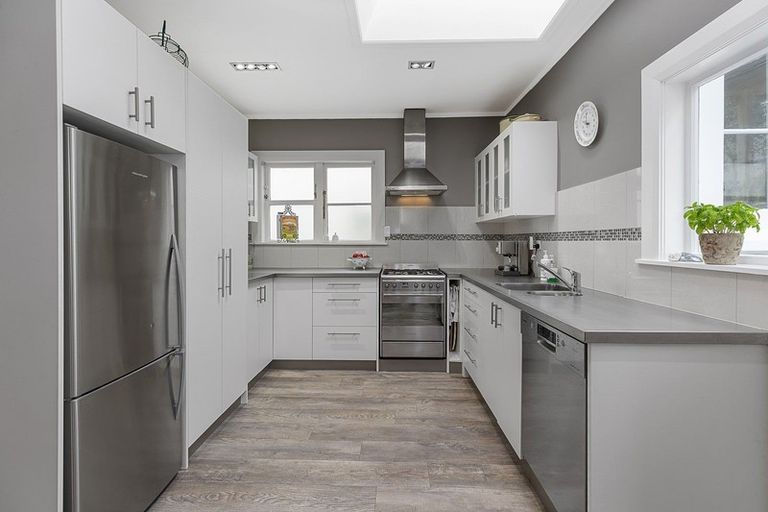 Photo of property in 35 Karepa Street, Brooklyn, Wellington, 6021