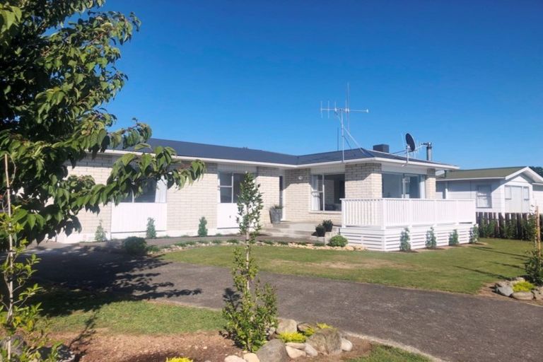 Photo of property in 12 Vogel Street, Levin, 5510