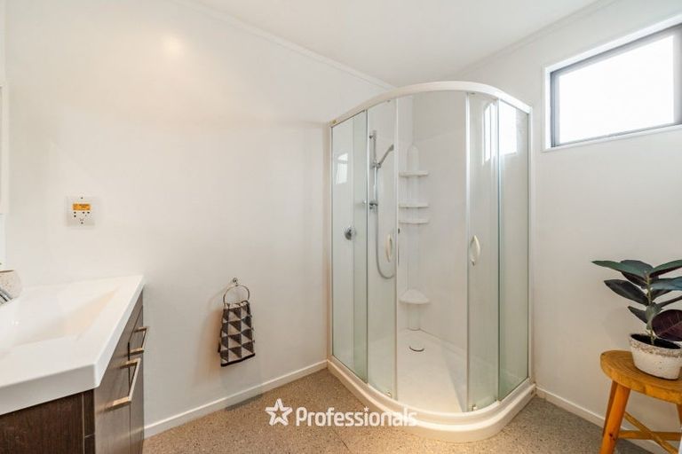 Photo of property in 6 Cassis Place, Crofton Downs, Wellington, 6035