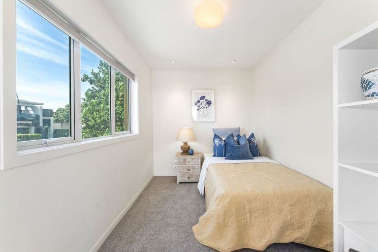 Photo of property in 154 Marine Parade, Mount Maunganui, 3116