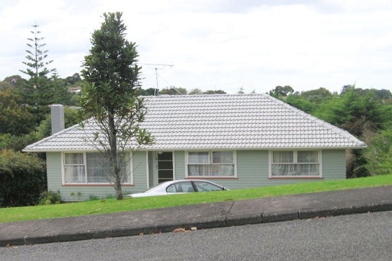 Photo of property in 2/13 Dolbear Street, Titirangi, Auckland, 0604