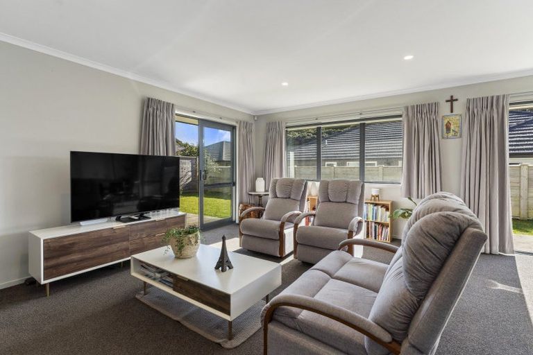 Photo of property in 16 Tradewinds Drive, Whitby, Porirua, 5024