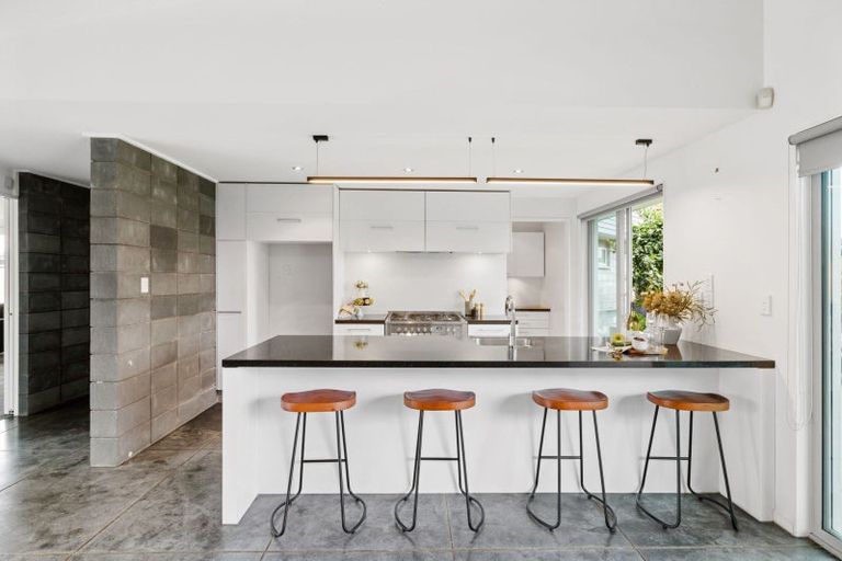 Photo of property in 15 Shalimar Place, Huntington, Hamilton, 3210