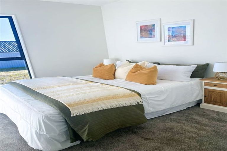 Photo of property in 54 Horokaka Street, Massey, Auckland, 0614