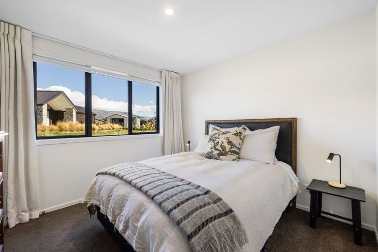 Photo of property in 12 Kereru Crescent, Wanaka, 9305