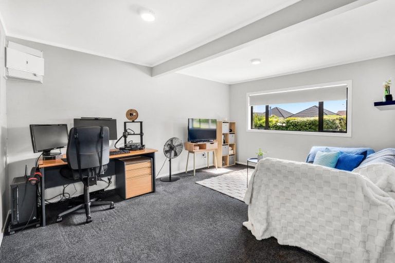 Photo of property in 1/180 Sandspit Road, Shelly Park, Auckland, 2014
