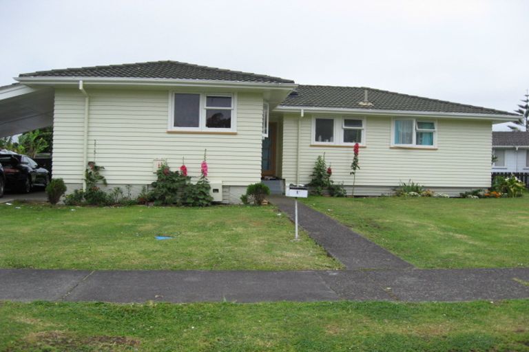 Photo of property in 16 Watchfield Close, Mangere, Auckland, 2022