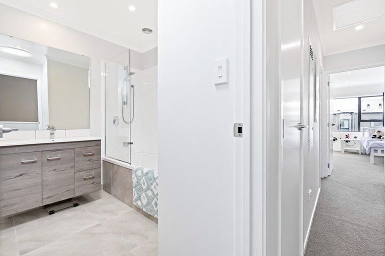 Photo of property in 50 Mapou Road, Hobsonville, Auckland, 0616