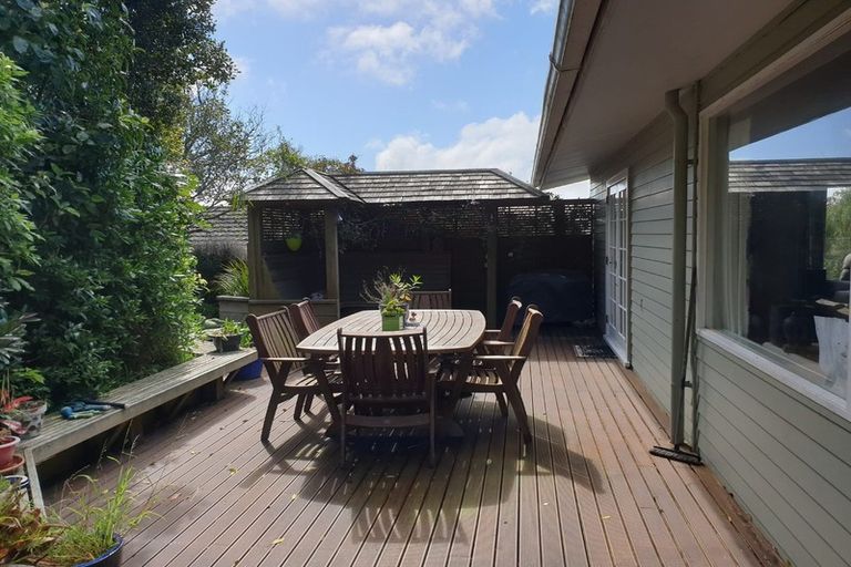 Photo of property in 8 Arapiko Street, Johnsonville, Wellington, 6037