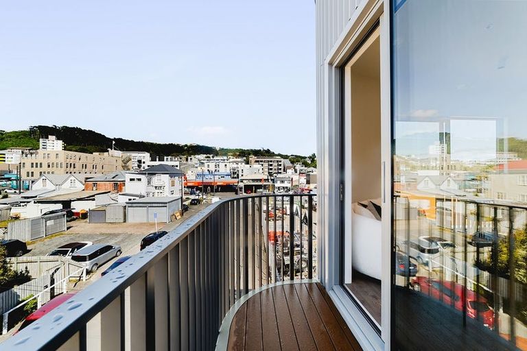 Photo of property in 12 Hugh Street, Mount Cook, Wellington, 6021