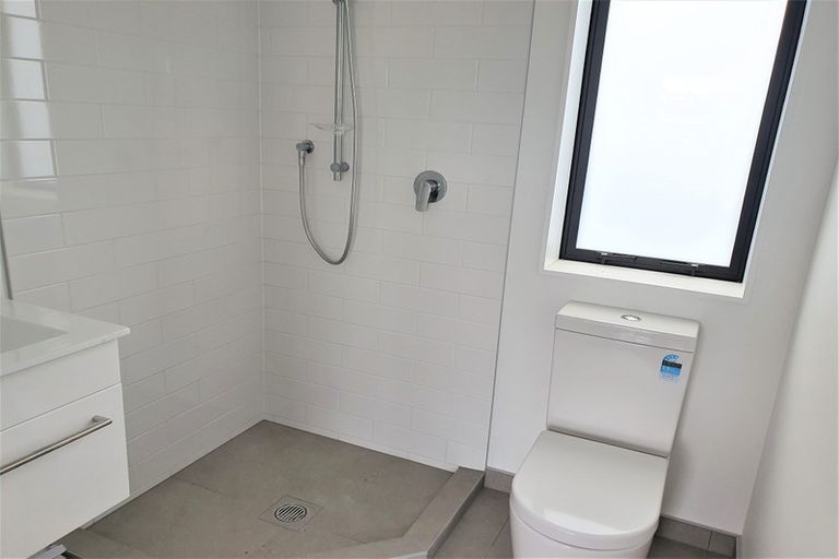 Photo of property in 12/104u Maupuia Road, Maupuia, Wellington, 6022