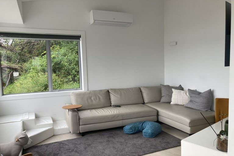 Photo of property in 216d Sutherland Road, Lyall Bay, Wellington, 6022