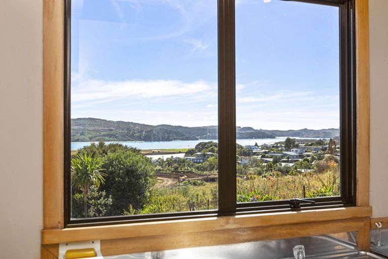 Photo of property in 9 Rakaunui Street, Raglan, 3297