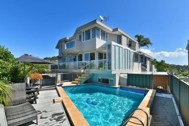 Photo of property in 44 Marellen Drive, Red Beach, 0932