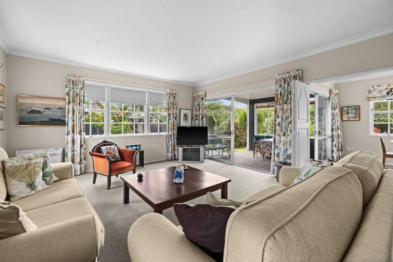 Photo of property in 43 James Cook Street, Havelock North, 4130