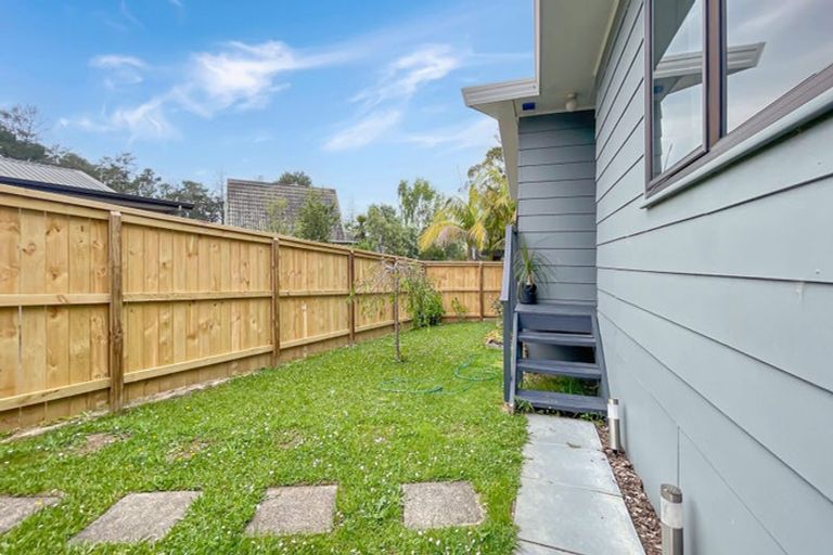 Photo of property in 7 Angeline Place, Massey, Auckland, 0614