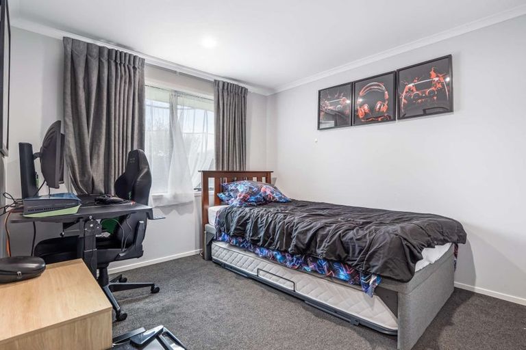 Photo of property in 13 Harry Richards Way, Pokeno, 2402