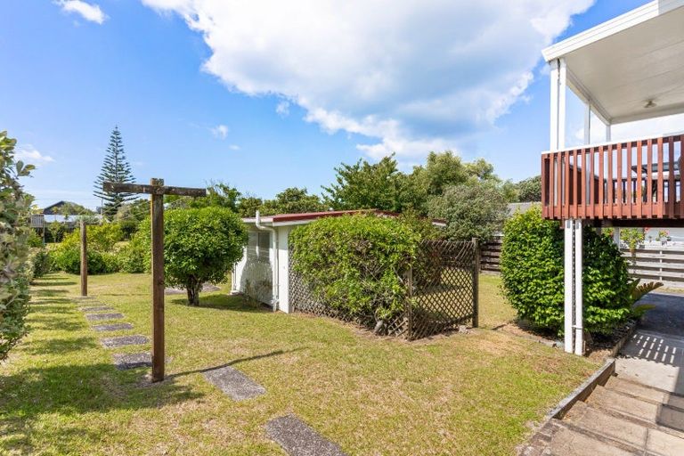 Photo of property in 216 Patuwai Drive, Whangamata, 3620
