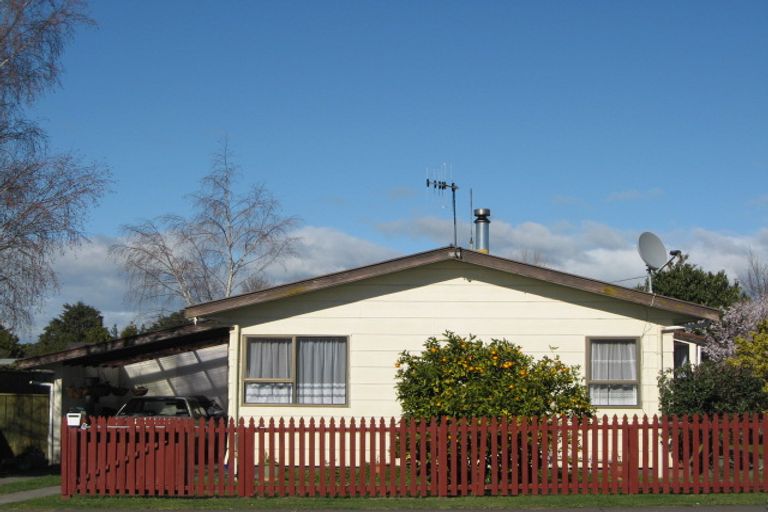 Photo of property in 8 Svenson Road, Waipukurau, 4200