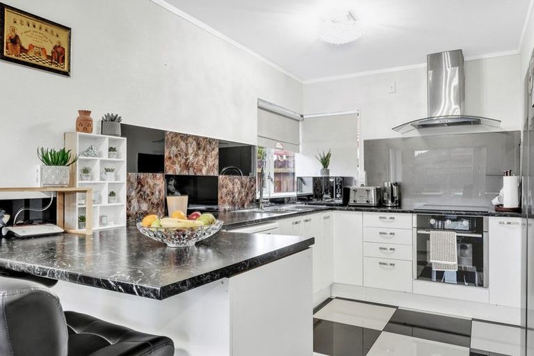 Photo of property in 30 Sheriff Place, Randwick Park, Auckland, 2105