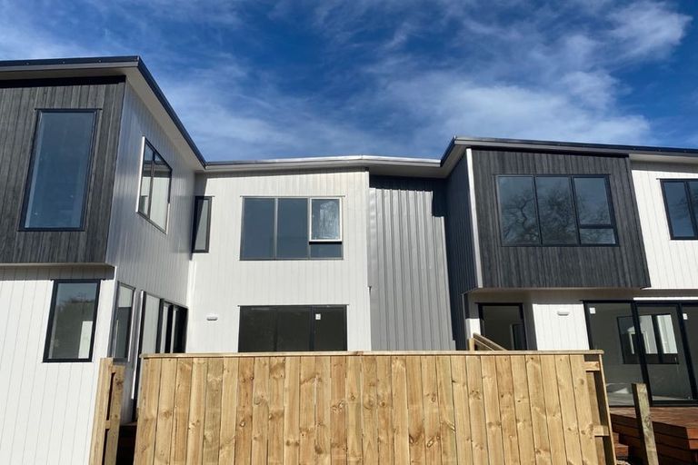 Photo of property in 30 Collins Avenue, Tawa, Wellington, 5028