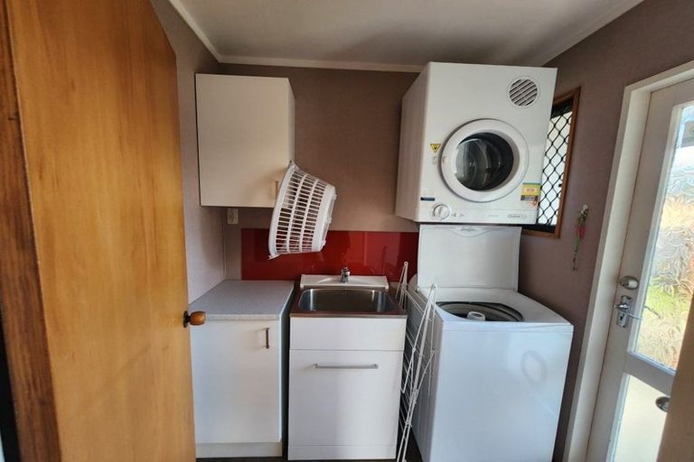 Photo of property in 10b Taurus Place, Kawaha Point, Rotorua, 3010