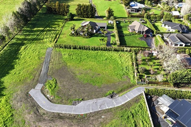 Photo of property in 15 Sands Road, Glenbervie, 0173