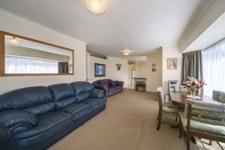 Photo of property in 9a Saint Pauls Court, Highbury, Palmerston North, 4412