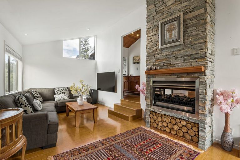 Photo of property in 5 Saddleback Rise, Murrays Bay, Auckland, 0630