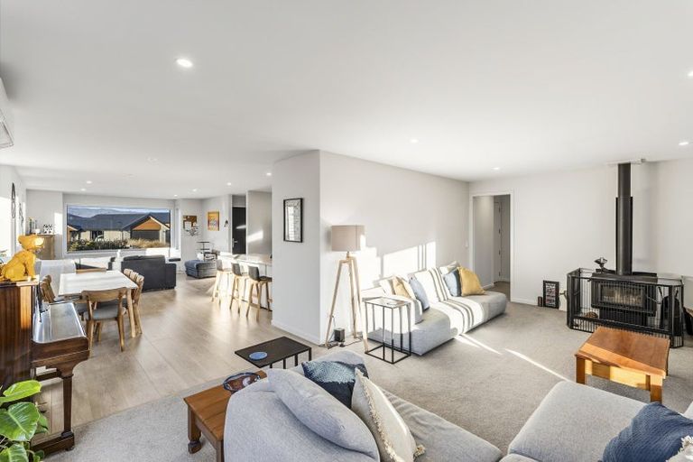 Photo of property in 7 Tahi Street, Albert Town, Wanaka, 9305