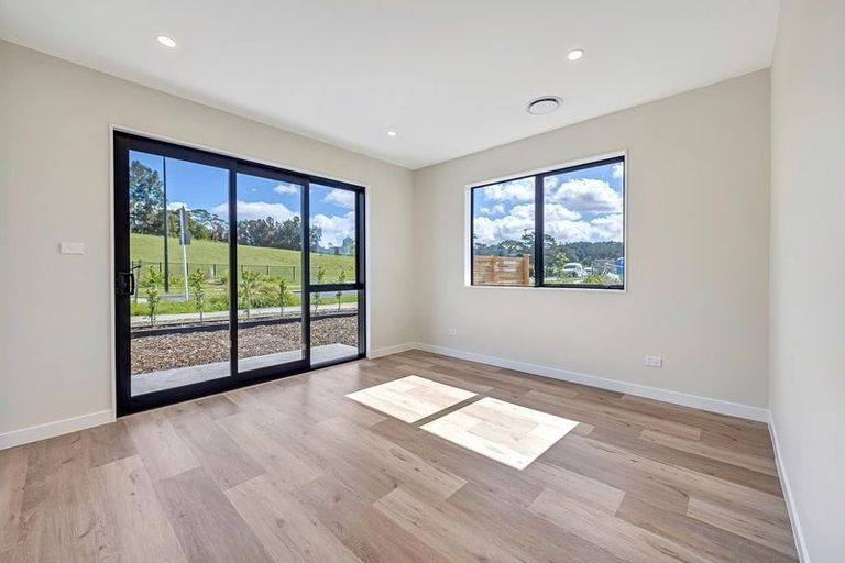 Photo of property in 13 Katote Avenue, Swanson, 0614