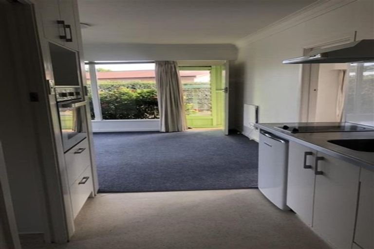 Photo of property in 16 Howard Road, Taradale, Napier, 4112