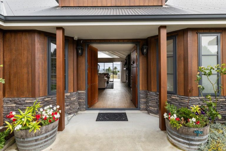 Photo of property in 136 Kopanga Road, Havelock North, 4130