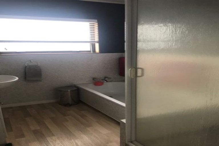 Photo of property in 2/131 Union Road, Howick, Auckland, 2014