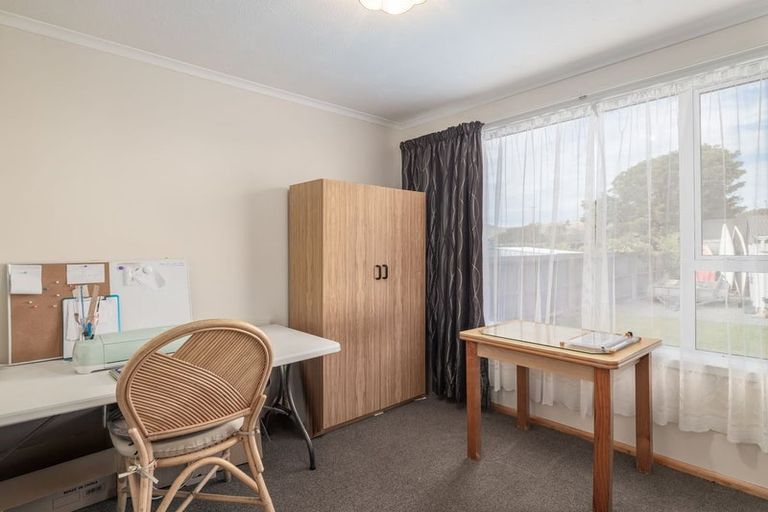 Photo of property in 33 Compton Street, Woolston, Christchurch, 8062