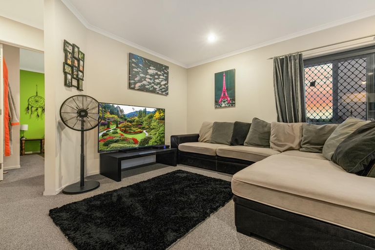Photo of property in 10 Grierson Place, Pukekohe, 2120